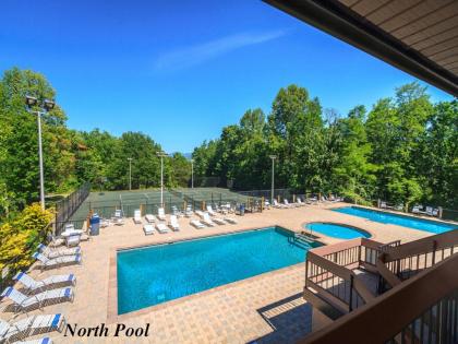 Above and Beyond 2 Bedrooms Sleeps 6 Private Amazing View Hot Tub - image 17