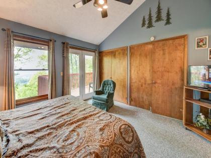 Above and Beyond 2 Bedrooms Sleeps 6 Private Amazing View Hot Tub - image 9