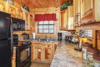 Away From it All 3 Bedrooms Sleeps 10 Jetted Showers WiFi Arcade - image 6