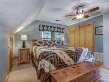 Mountain Charm 3 Bedrooms Sleeps 6 Private Wood Fireplace Pool Table - image 13