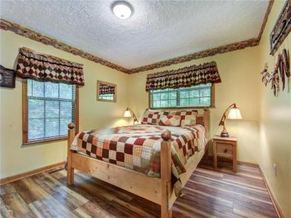 Mountain Charm 3 Bedrooms Sleeps 6 Private Wood Fireplace Pool Table - image 7