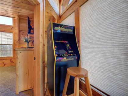 Bear's Eye View 4 Bedrooms Sleeps 14 Home Theater Gaming Hot Tub - image 17