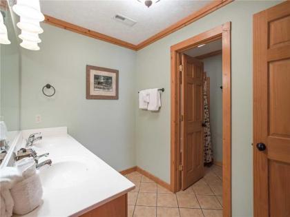 Bear Slide 4 Bedrooms Sleeps 10 Pool Access Mountain View Hot Tub - image 16
