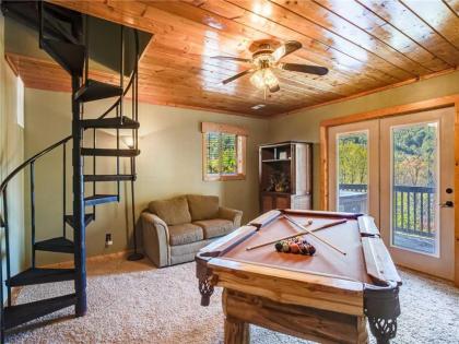 Naughty by Nature 1 Bedroom Sleeps 2 Hot Tub Mountain Views WiFi - image 10