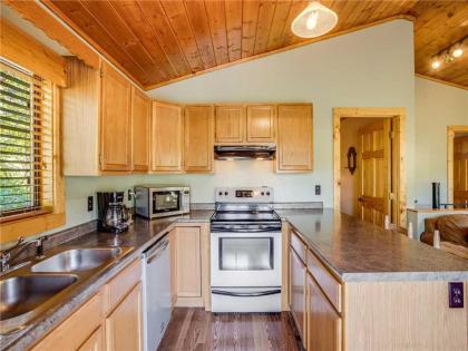 Naughty by Nature 1 Bedroom Sleeps 2 Hot Tub Mountain Views WiFi - image 14