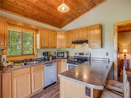 Naughty by Nature 1 Bedroom Sleeps 2 Hot Tub Mountain Views WiFi - image 15
