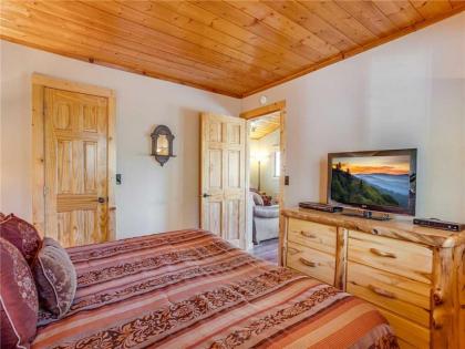 Naughty by Nature 1 Bedroom Sleeps 2 Hot Tub Mountain Views WiFi - image 19