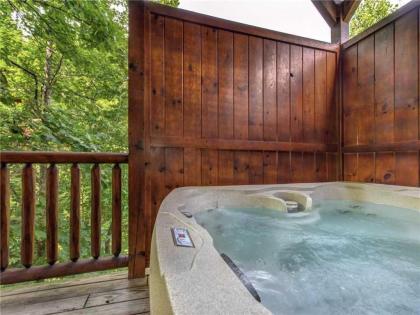 Old Hickory Lodge 4 Bedrooms Sleeps 18 WiFi Theater Room Hot Tub - image 3
