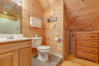 Gentle Ben’s Den 4 Bedrooms Pool Access Air Hockey WiFi Sleeps 12 - image 15