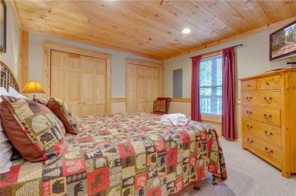 Gentle Ben’s Den 4 Bedrooms Pool Access Air Hockey WiFi Sleeps 12 - image 5