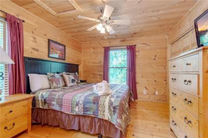 Gentle Ben’s Den 4 Bedrooms Pool Access Air Hockey WiFi Sleeps 12 - image 8