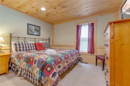Gentle Ben’s Den 4 Bedrooms Pool Access Air Hockey WiFi Sleeps 12 - image 9
