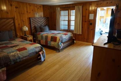 Marshall's Creek Rest Motel - image 11