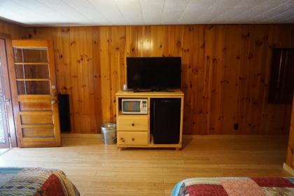 Marshall's Creek Rest Motel - image 12