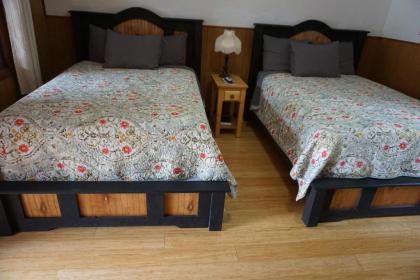 Marshall's Creek Rest Motel - image 14
