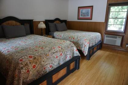 Marshall's Creek Rest Motel - image 18
