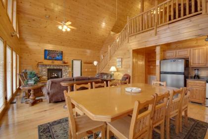 Hillbilly Hilton #525 by Aunt Bug's Cabin Rentals - image 19