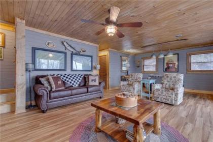 Swiss Bear Haus 4 Bedrooms Hot Tub Pool Access Sleeps 12 - image 14