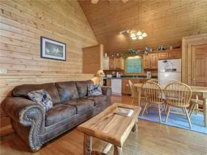 Trail’s End 2 Bedrooms Hot Tub Jetted Tub Gas Fireplace Sleeps 8 - image 12