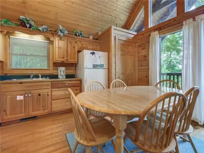 Trail’s End 2 Bedrooms Hot Tub Jetted Tub Gas Fireplace Sleeps 8 - image 16
