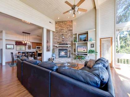 Woodshed 2 Bedrooms Sleeps 5 Mountain View Jetted Tub Pool Access - image 20
