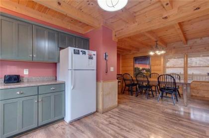 Big Bear 2 5 Bedrooms Pool Access Hot Tub Fireplace WiFi Sleeps 16 - image 3