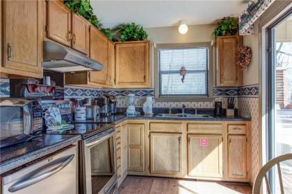 God's View 2 Bedrooms Pet Friendly Mountain View Hot Tub Sleeps 4 - image 18