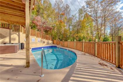 Smoky Mountain Splash 6 Bedroom Private Pool WiFi Pool Table Sleeps 18 - image 14