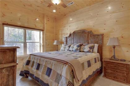 Smoky Mountain Splash 6 Bedroom Private Pool WiFi Pool Table Sleeps 18 - image 7