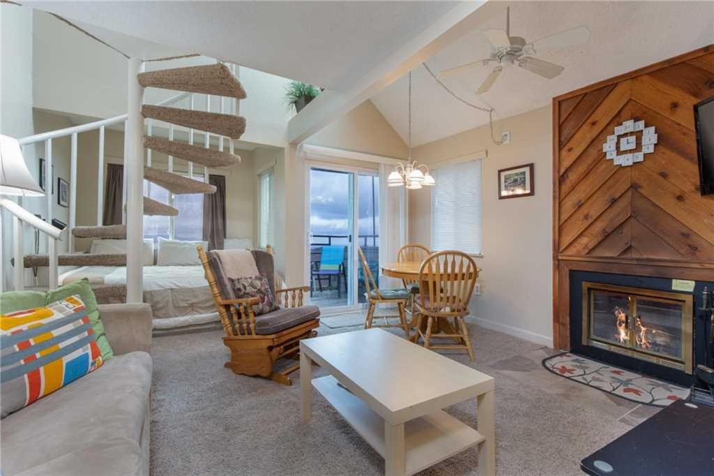 Tennessee Sunshine 1 Bedroom Fireplace WiFi Pool Access Sleeps 6 - main image