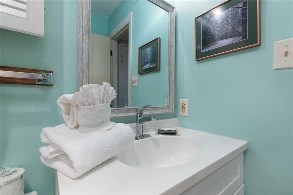 Tennessee Sunshine 1 Bedroom Fireplace WiFi Pool Access Sleeps 6 - image 7