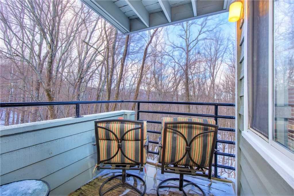 A Tennessee Joy 1 Bedroom Indoor Pool WiFi Fireplace Sleeps 2 - image 4