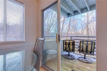 A Tennessee Joy 1 Bedroom Indoor Pool WiFi Fireplace Sleeps 2 - image 9