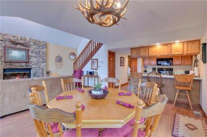 Bear Trails 2 Bedrooms Pool Access Fireplace Hot Tub WiFi Sleeps 6 - image 13