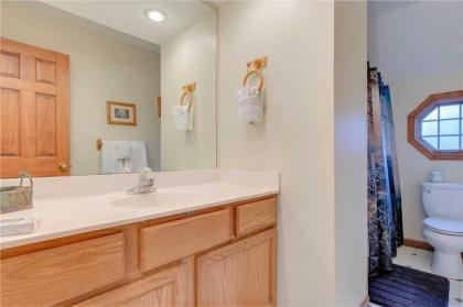 Bear Trails 2 Bedrooms Pool Access Fireplace Hot Tub WiFi Sleeps 6 - image 18