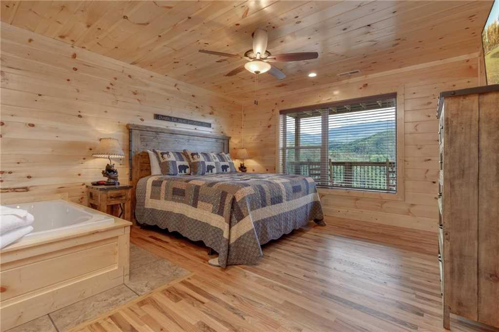 All About The View 6 Bedrooms Theater Mountain View New Construction Sleeps 12 - image 2
