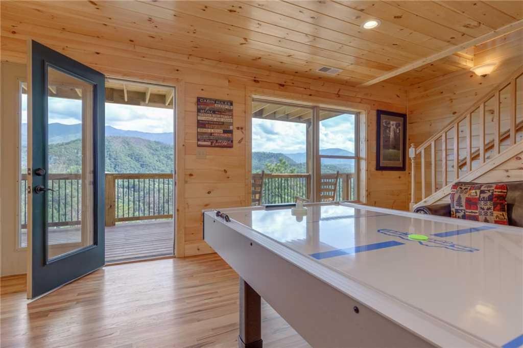 All About The View 6 Bedrooms Theater Mountain View New Construction Sleeps 12 - image 5