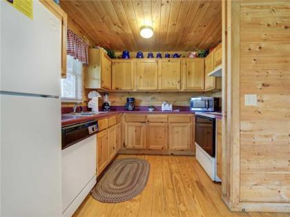 Bear Tracks 2 Bedrooms Hot Tub Fireplace WiFi Jetted Tub Sleeps 6 - image 11