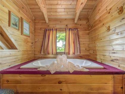 Bear Tracks 2 Bedrooms Hot Tub Fireplace WiFi Jetted Tub Sleeps 6 - image 16