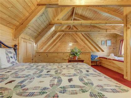 Bear Tracks 2 Bedrooms Hot Tub Fireplace WiFi Jetted Tub Sleeps 6 - image 17