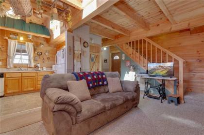 Silver Moon 1 Bedroom Mountain View Hot Tub WiFi Sleeps 2 Gatlinburg