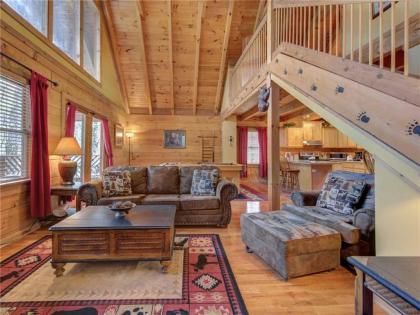Above Ole Smoky’s Clouds 1 Bedroom Hot Tub WiFI Pets Sleeps 4 - image 11
