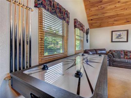 The Moose is Loose 4 Bedrooms Mountain View Hot Tub Sleeps 10 - image 11