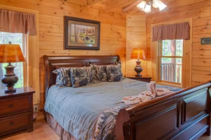 Peyton's Hideaway 3 Bedrooms Sleeps 10 Yard Hot Tub Pet Friendly WiFi - image 13