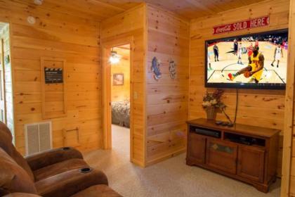 Peyton's Hideaway 3 Bedrooms Sleeps 10 Yard Hot Tub Pet Friendly WiFi - image 15