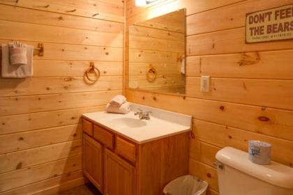 Peyton's Hideaway 3 Bedrooms Sleeps 10 Yard Hot Tub Pet Friendly WiFi - image 19