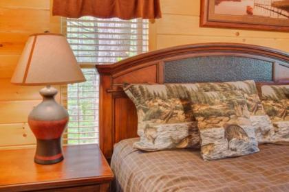 Peyton's Hideaway 3 Bedrooms Sleeps 10 Yard Hot Tub Pet Friendly WiFi - image 20