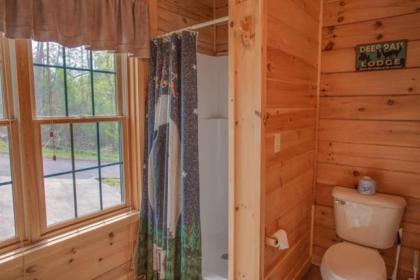 Peyton's Hideaway 3 Bedrooms Sleeps 10 Yard Hot Tub Pet Friendly WiFi - image 3