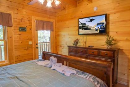 Peyton's Hideaway 3 Bedrooms Sleeps 10 Yard Hot Tub Pet Friendly WiFi - image 4