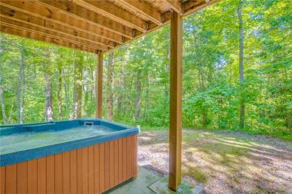 Peyton's Hideaway 3 Bedrooms Sleeps 10 Yard Hot Tub Pet Friendly WiFi - image 8